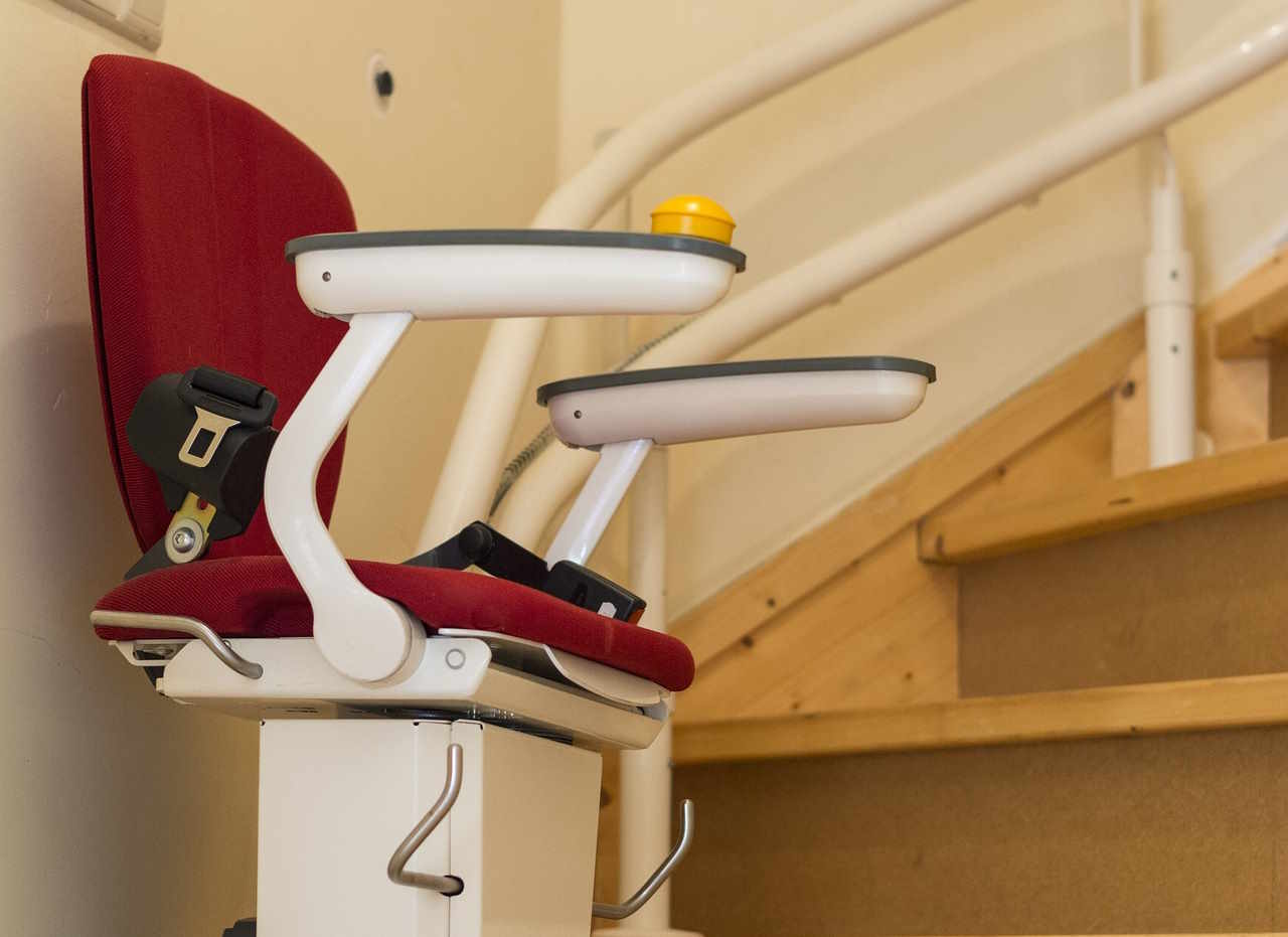 Monte-escaliers portables : une solution pratique sans installation complexe